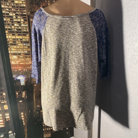 LANE BRYANT - blouse: knit asymmetric grey & blue s/s w stud silver 🩶- 14/16 - Picture 15 of 16